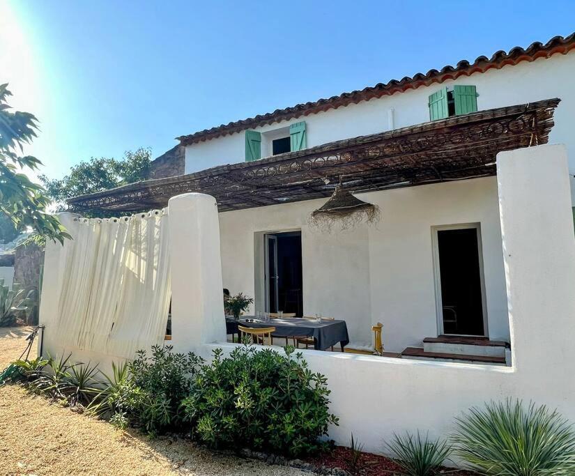 Villa Grand Mas Provencal, Mer A 200M, Parking Prive Ferme, Piscine Chauffee à Sainte-Maxime Extérieur photo